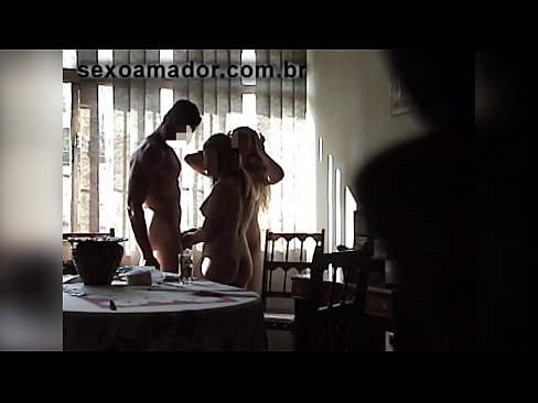 ❤️ Miqtë e seksit ftojnë një burrë gjigant dhe një treshe me të ❤️❌ Porno në pornografi sq.villagesexvideos.ru ️❤